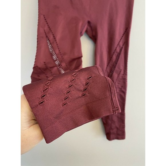 Victoria’s Secret VSX Maroon Capri Crop Leggings *3/$20 Sale* - Picture 2 of 7
